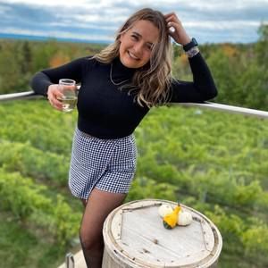 Meet your Posher, Gabby